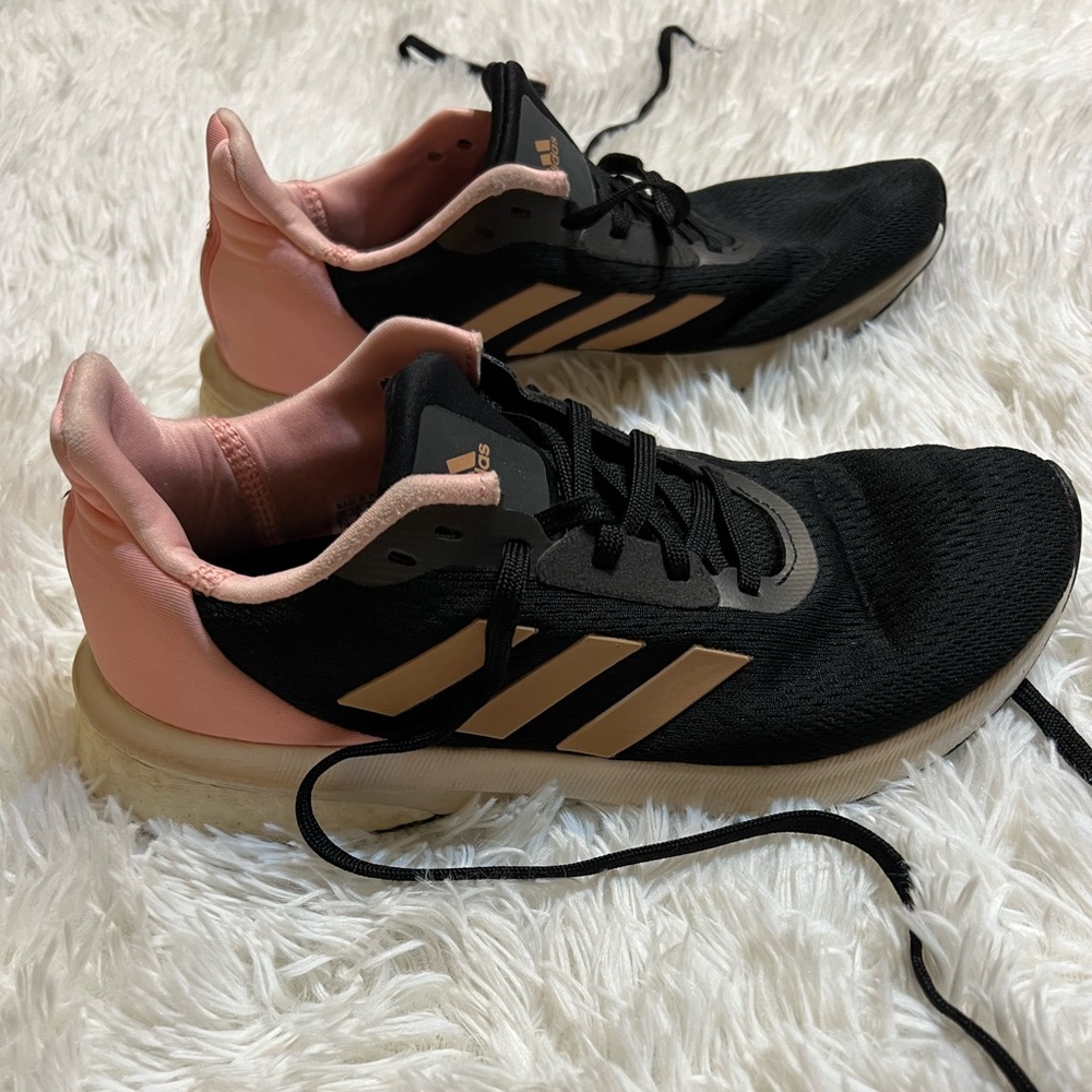 Adidas womens size 8.5